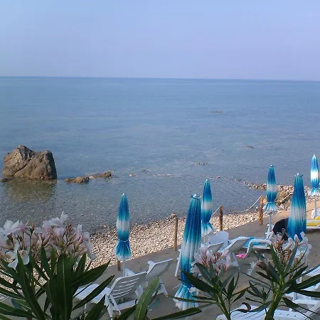 Hotel Hydra Club 3*